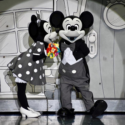 オープニングのモノクロミッキーとミニー