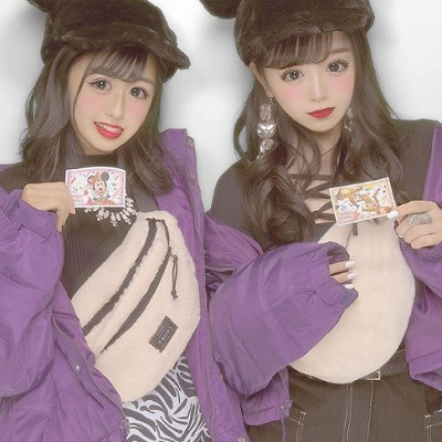 シンプルなファンキャップを上手に取り入れたおそろコーデ