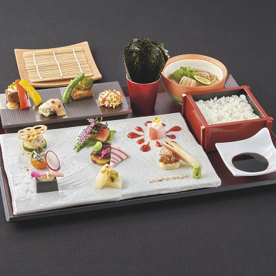 “音柱”「宇随天元」 モダン寿司御膳～葉食仕上げの手巻き寿司～