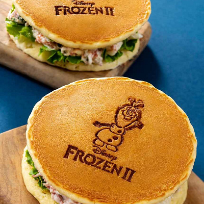 パンケーキサンド（ポテトサラダ＆コンビーフ）