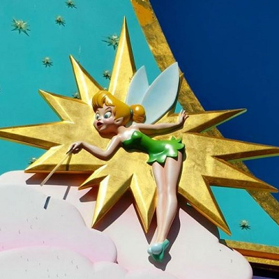 ティンカーベルに会える「ピーターパン空の旅」