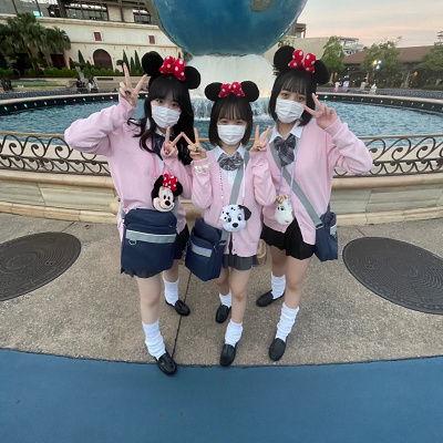 ピンクカーディガン