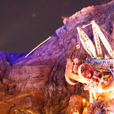 大人気アトラクション「センター・オブ・ジアース」