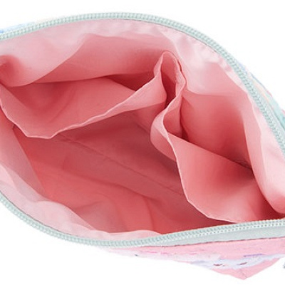 ポーチ（開いた状態）