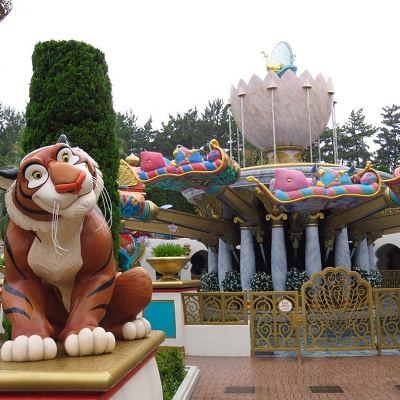 ラジャーがお出迎え