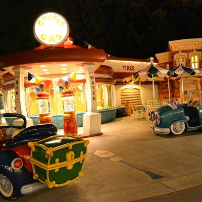 男性の方にもおすすめのフォトスポット！かわいい車をかっこよく乗りこなしてくださいね♡