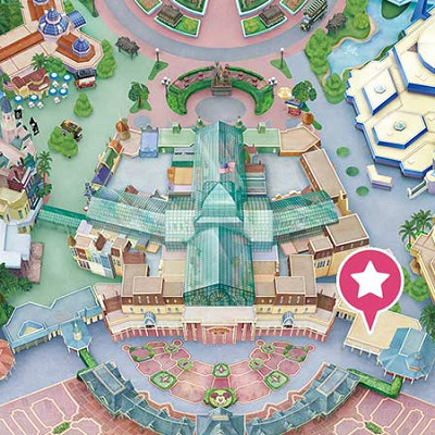 ワールドバザール手前の右側