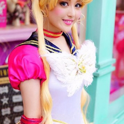 セーラームンらしくクリクリお目目のアイメイク