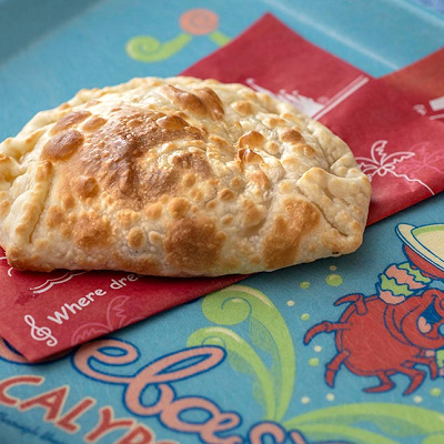 シーフードカルツォーネ