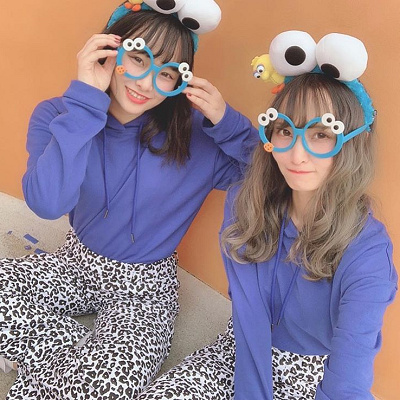 【セサミストリートの双子コーデ】ヒョウ柄パンツ