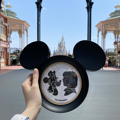 「シルエットスタジオ」の切り絵とシンデレラ城