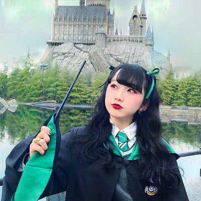 グリーンが特徴のスリザリンコーデ