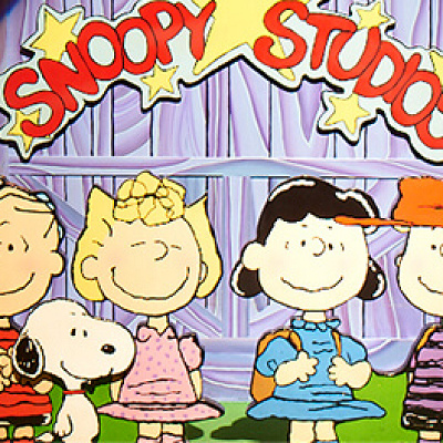 漫画「ピーナッツ」に登場するスヌーピーと愉快な仲間たち