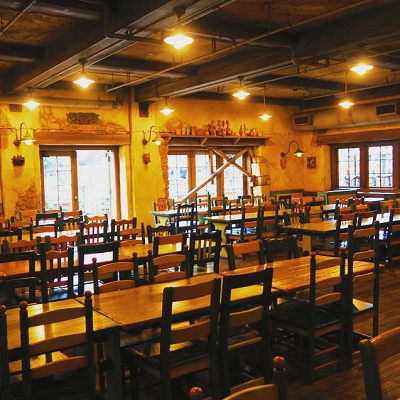 席もこんなにたくさん