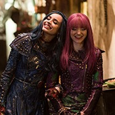 イヴィ役のソフィア・カーソンとマル役のダヴ・キャメロン