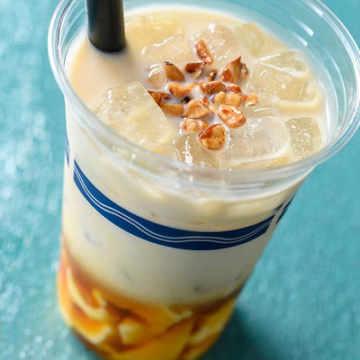 ソイミルクカクテル（クレームブリュレリキュール、ナッツ）