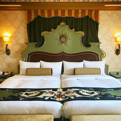 広々としたベッド