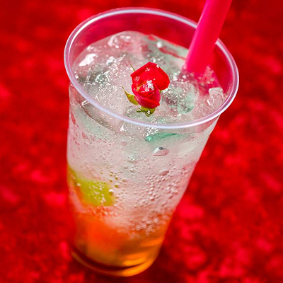 スパークリングドリンク（ティー＆ローズ）