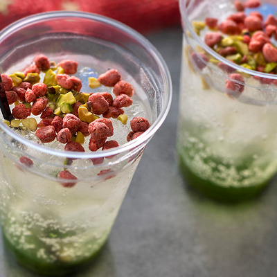 スパークリングワインカクテル（フルーツ＆ピスタチオ）