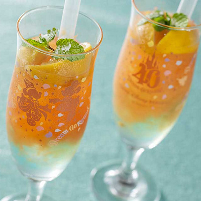 スペシャルソフトドリンク（ミントシロップ、ピーチ、ブラッドオレンジジュース、ソーダ）