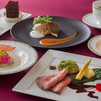 S.S.コロンビア・ダイニングルーム：シェフのおすすめディナーコース