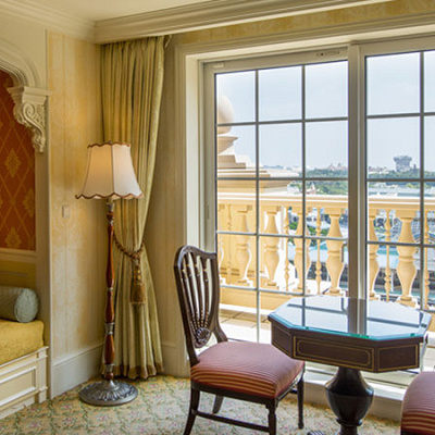 スタンダードルームの窓辺