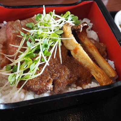 ステーキ重 ¥2,570