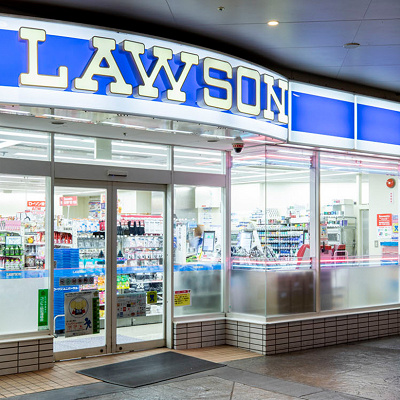 周辺のコンビニ