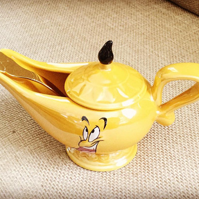 魔法のランプにジーニーの顔が書いてあってかわいいですね。