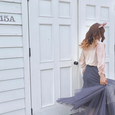 スパンコールのティムカチューシャはチュール付きスカートにもぴったり