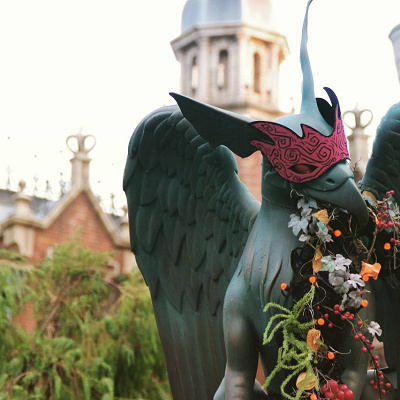 不気味なホーンテッドマンションにも隠れミッキーがいる！