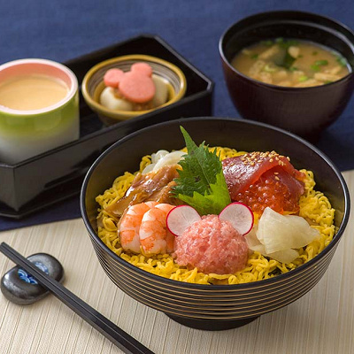 鮪と海鮮のちらし丼