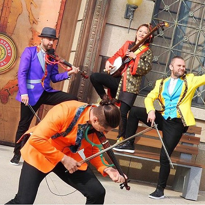 USJのワールド・ストリート・フェスティバル「イースト・ミーツ・ウエスト・カルテット」