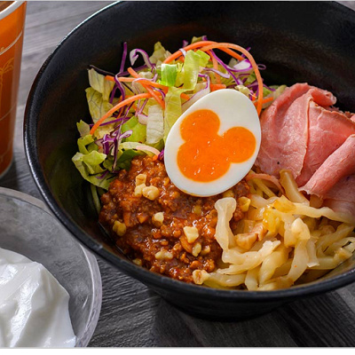 ボイジャーセット（ローストビーフの冷やし豆乳担担まぜそば（クルミ入り））