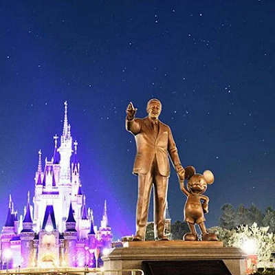 ウォルト・ディズニー像