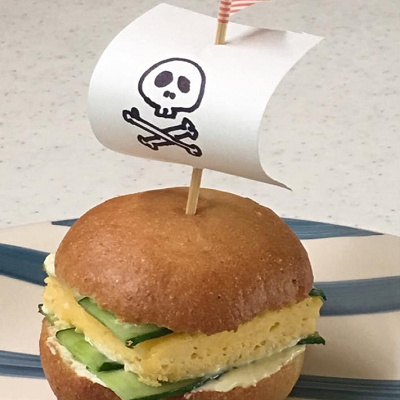 あのフック船長が船の給仕係りだった？