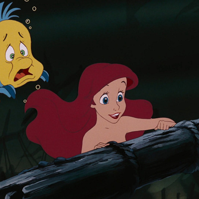 アリエルが沈没船で見つけたのは、フォーク（カミスキー）と何？