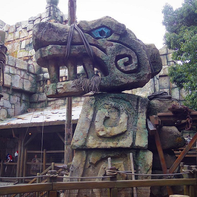 不気味な怖い石像の正体は？