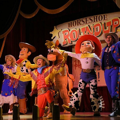 ショーでのウッディ、ジェシー、ブルズアイ