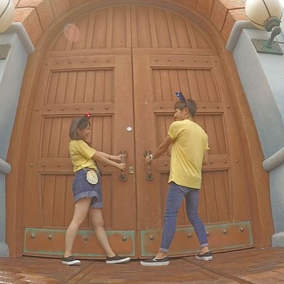 イエローTシャツ