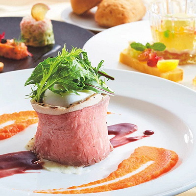 本格的なコース料理を堪能できます。