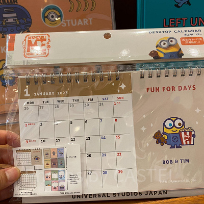 2023年版・ミニオンの月めくり卓上カレンダー