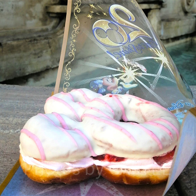 20周年ストロベリードーナツ