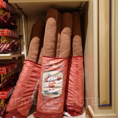 ディズニークリスマスグッズ2022：クッション