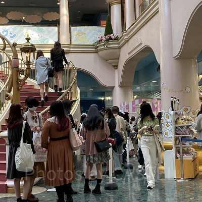 メルヘン工房に並ぶ列