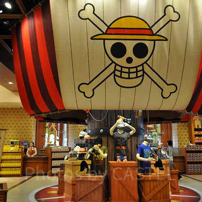 麦わらの一味をイメージした店内：USJカリフォルニアコンフェクショナリー