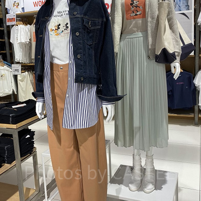 シンプルなユニクロのTシャツはどんなコーデにも映える