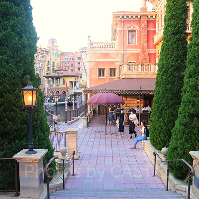 外観もおしゃれなレストラン