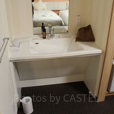 車イスのまま使用できる洗面台