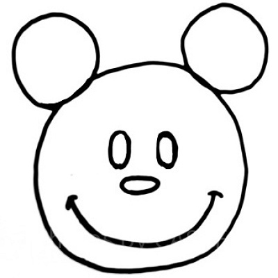 えくぼ（？）を入れるとよりミッキーらしくなりますね！